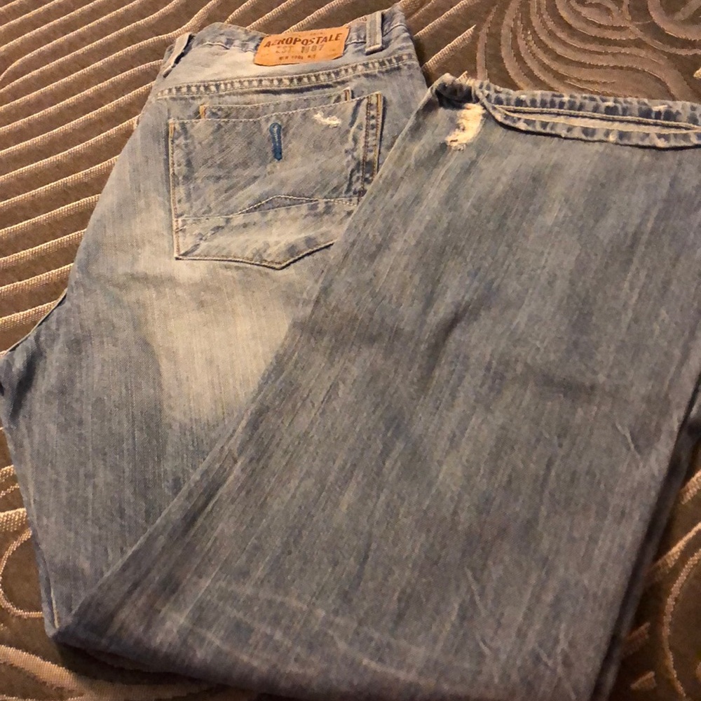 Men’s destructed jeans